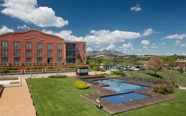 Отель Dolce by Wyndham Barcelona Resort