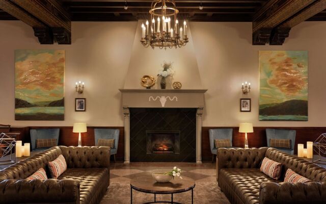 Hotel Saranac, Curio Collection by Hilton