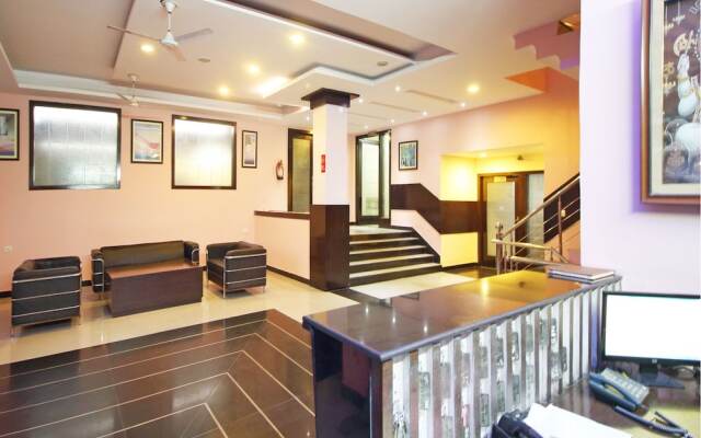 OYO 4754 Hotel Center Point