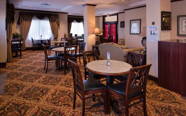 Comfort Inn & Suites