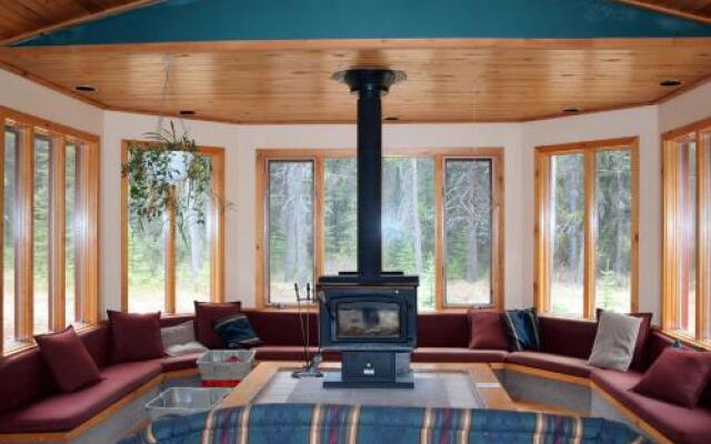 HI-Castle Mountain Hostel