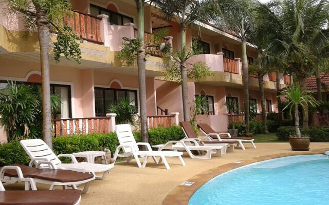 Lanta Seafront Resort