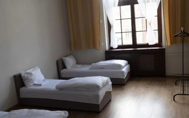 Quantum Hostel