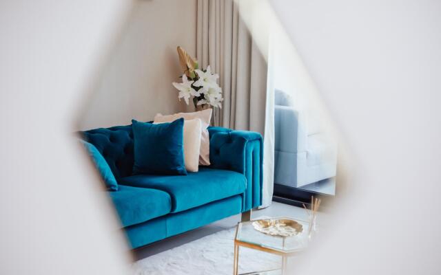 DXB - Address JBR - 705 - DM