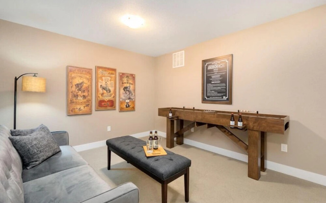 Amazing Urban Townhome Near Breweries & River!