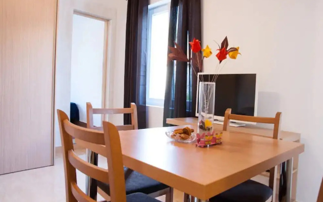 Apartments Paula - One Bedroom Apartment With Terrace 2