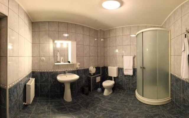 Andre's Hotel