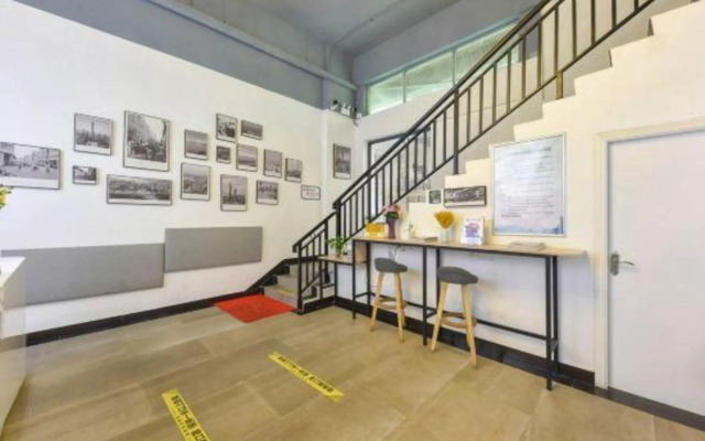 Hausfield Apartment