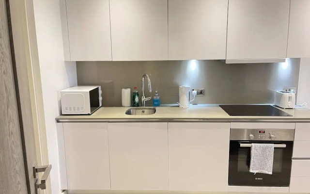 Stunning 1-bed Deluxe Apartment in Slough