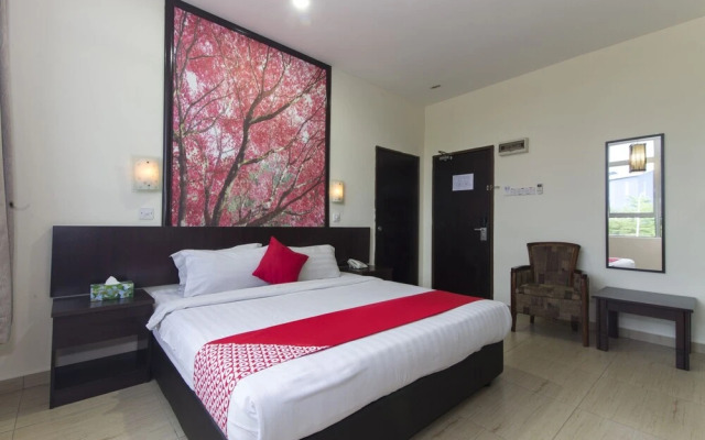 OYO 498 D&F Boutique Hotel Senawang