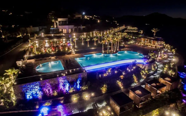 Red Rock Hotel & Suites By Selseve