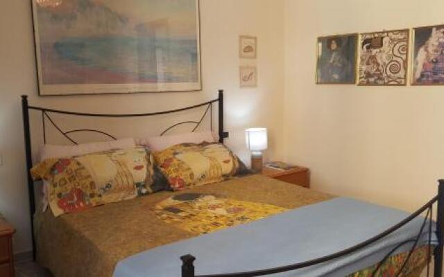 Un Balcone Tra Cielo E Mare