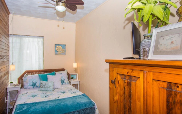 Gecko Getaway in West Bay - Condo #10