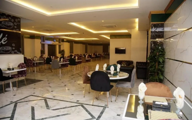 The Rich Hotel & Apartments