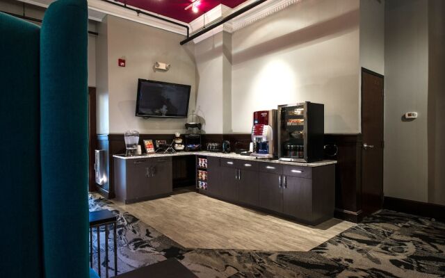 The Parker Inn and Suites