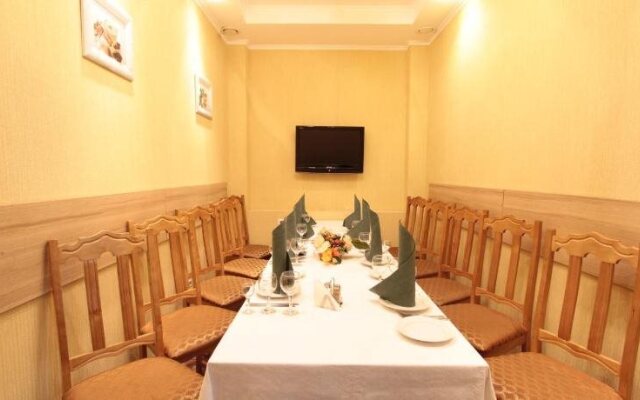 40 Let Pobedy Hotel