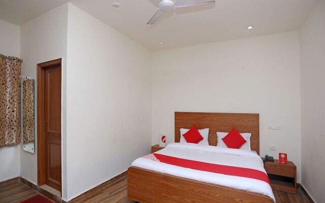 Oyo 18347 Hotel Mountain Inn