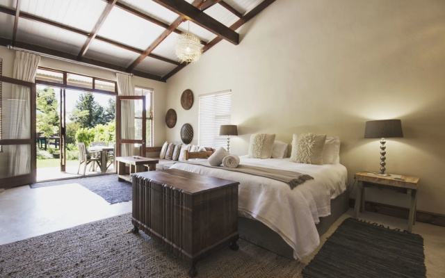 A Hilltop Country Retreat