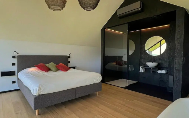Amazing Lodge With Shared Pool