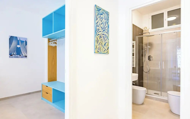 Brombeis Double Bedroom Center by Napoliapartments