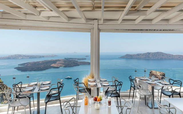 Pearl on the Cliff Hotel & Suites