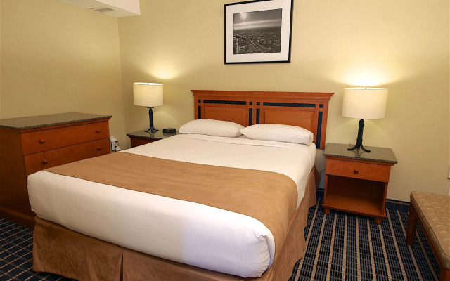 Medicine Hat Inn & Suites