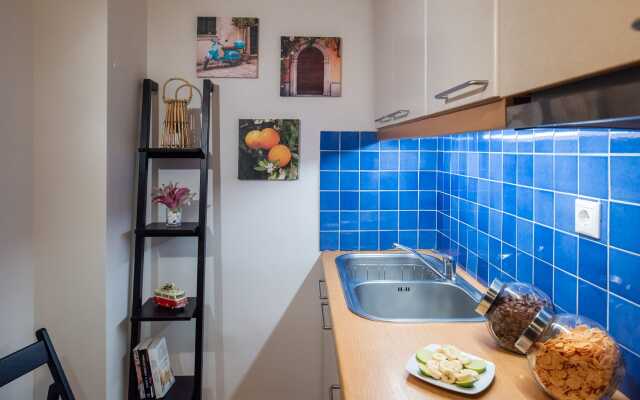 Blue Ark Acropolis Spirit