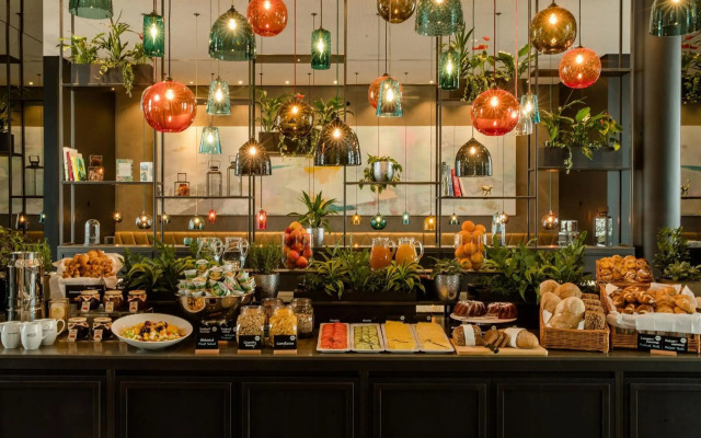 Motel One Köln-Neumarkt