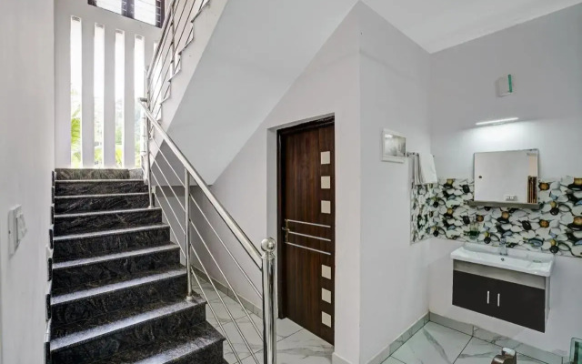 OYO Flagship 80461 R K Residency
