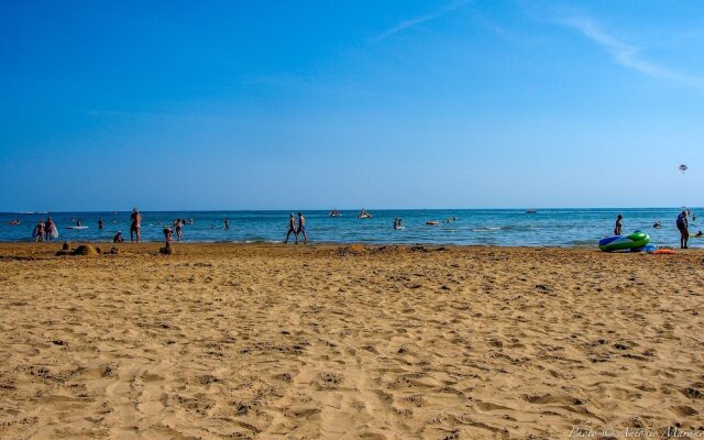 Modern Apartment With Shared Pool