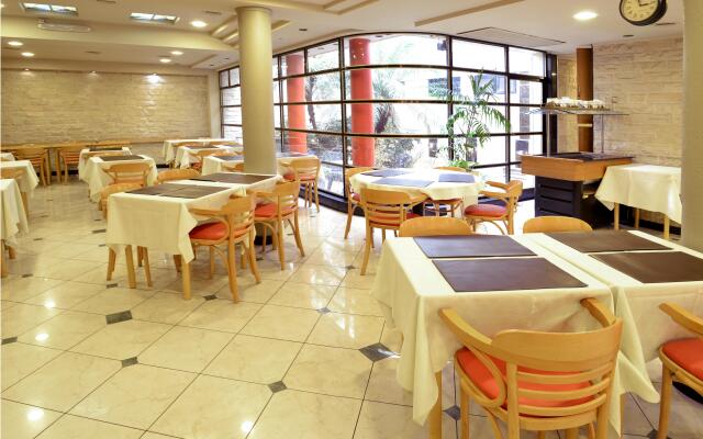 Sarmiento Palace Hotel