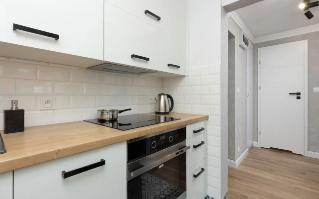 Apartment Popiełuszki Warsaw by Renters