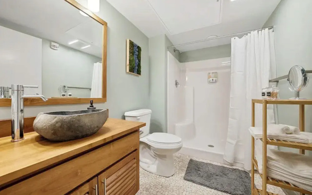 2125 Superior Living