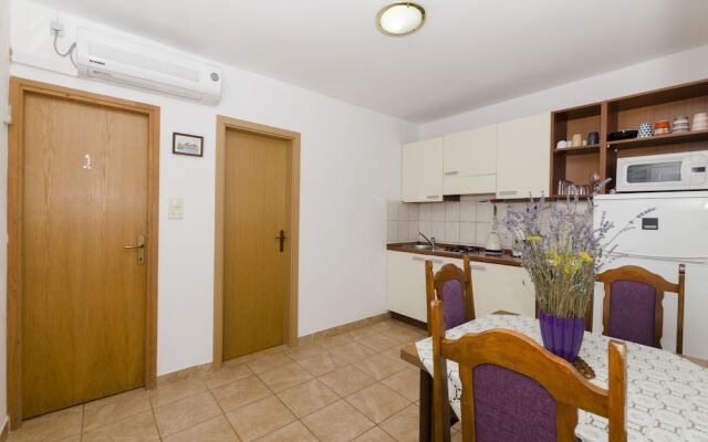 Apartments Dinko