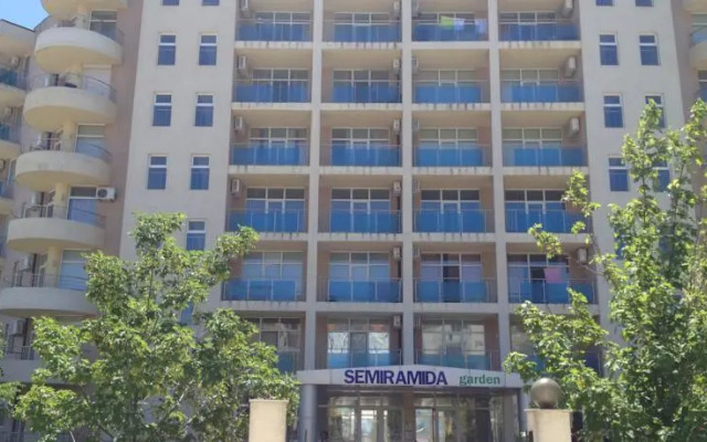 Studio in Semiramida Complex