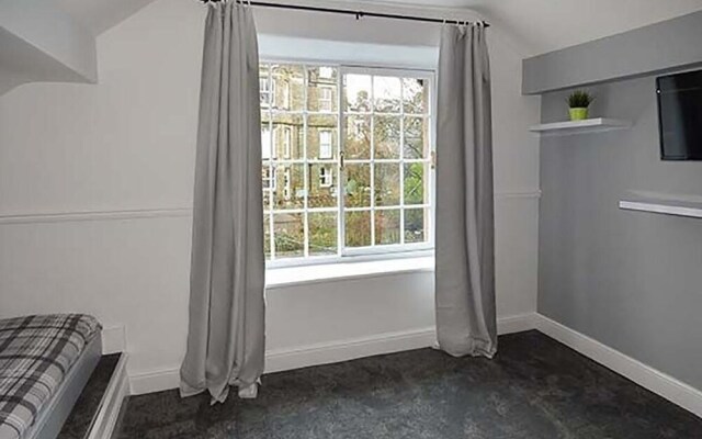Pavilion Gardens Apartment