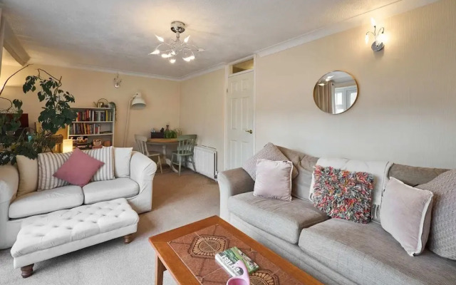 Host Stay Trinity Way