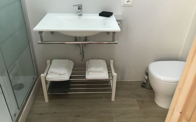 Decadracma rooms