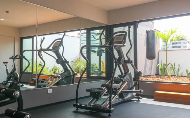 w Fancy 2BR With Balcony in Miraflores