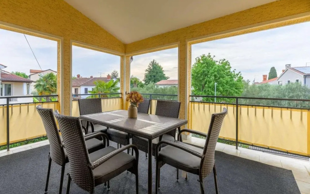 Graceful Apartment With Barbecue Area