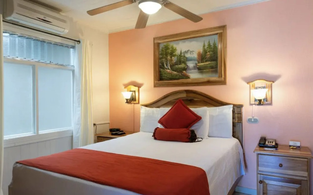 Prado Inn & Suites
