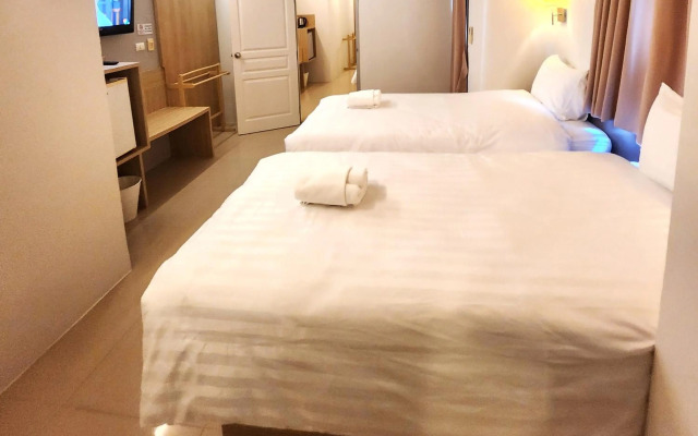 Prom Ratchada Hotel