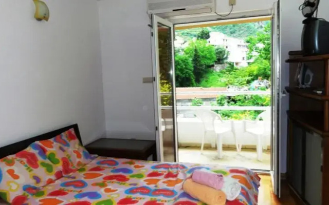 Sea-N-Sun Apartments