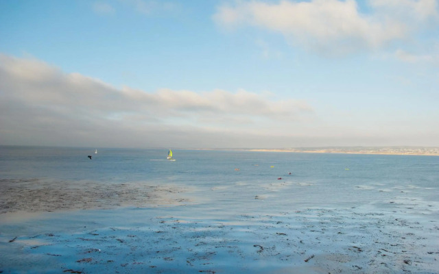 Monterey Bay Inn