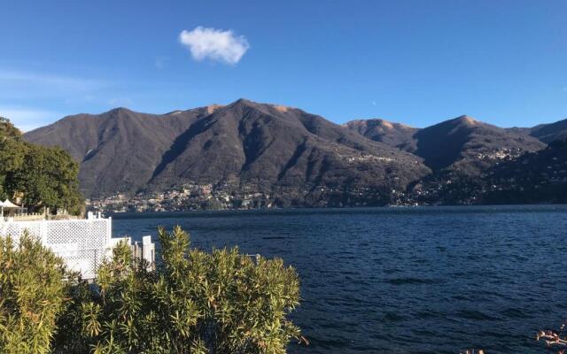 Carate 16 apartment with balcony & lake view