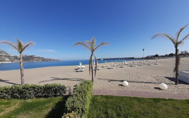 Alluring Holiday Home in Giardini Naxos Near Sea Beach