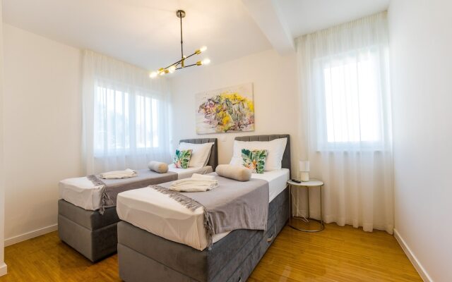 Penthouse Apartment Perla with Jacuzzi