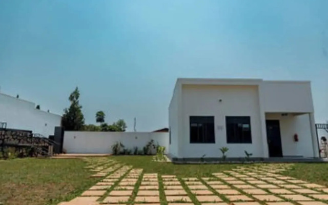 Tranquil Point Residence