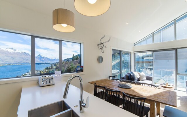 Bluewater Queenstown - Stunning Lake Views