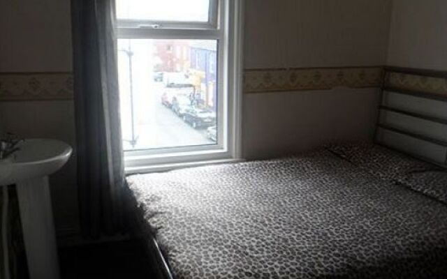 The Hangover Hotel - Hostel